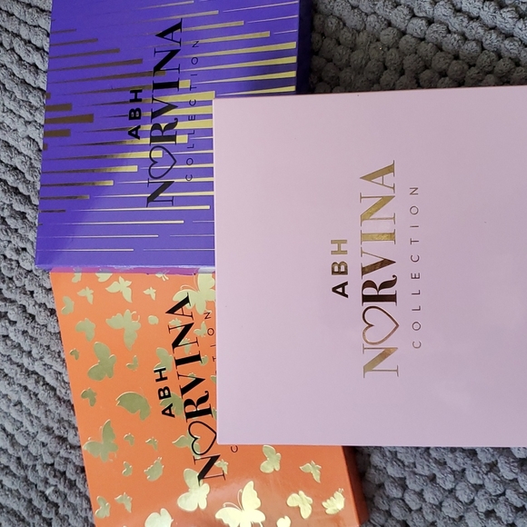 2 ABH Norvina palettes